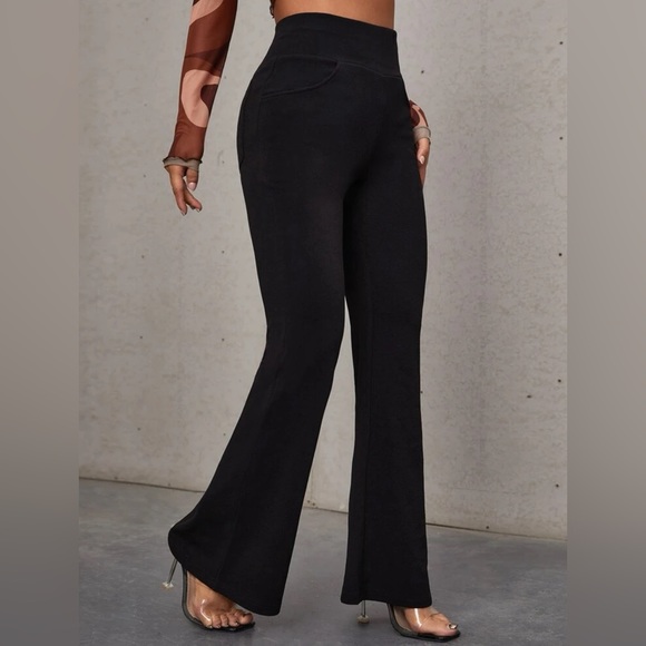 New High Waist Pocket Flare Pants - Picture 2 of 3